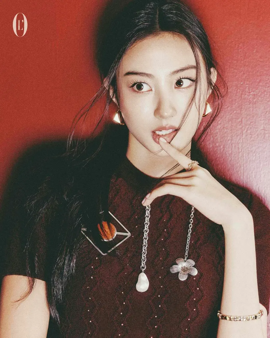 (MEOVV) Gawon @ L'OFFICIEL Singapore September 2025