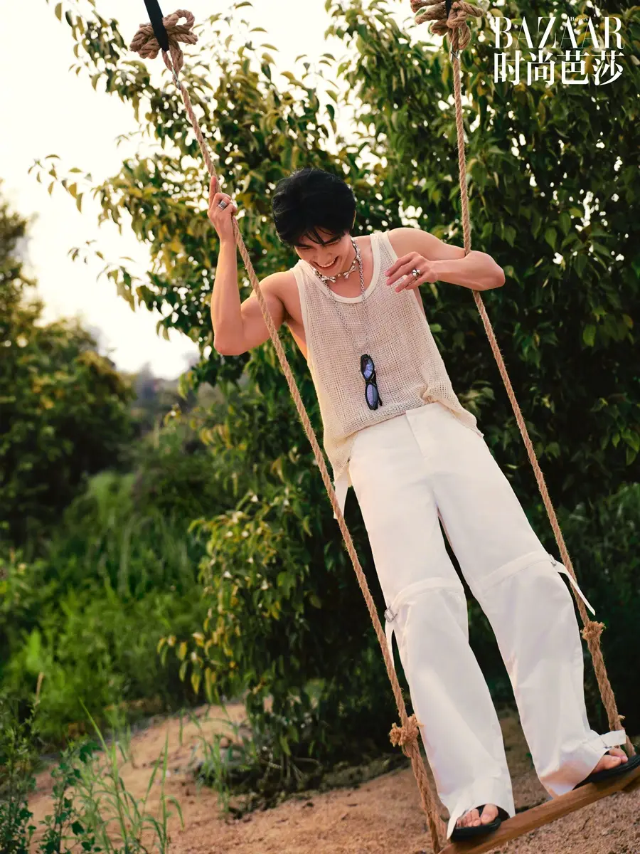 บูม รวีวิชญ์ @ Harper’s BAZAAR China August 2025