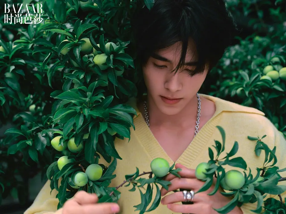 บูม รวีวิชญ์ @ Harper’s BAZAAR China August 2025