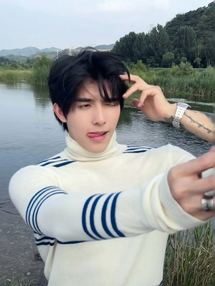 บูม รวีวิชญ์ @ Harper’s BAZAAR China August 2025