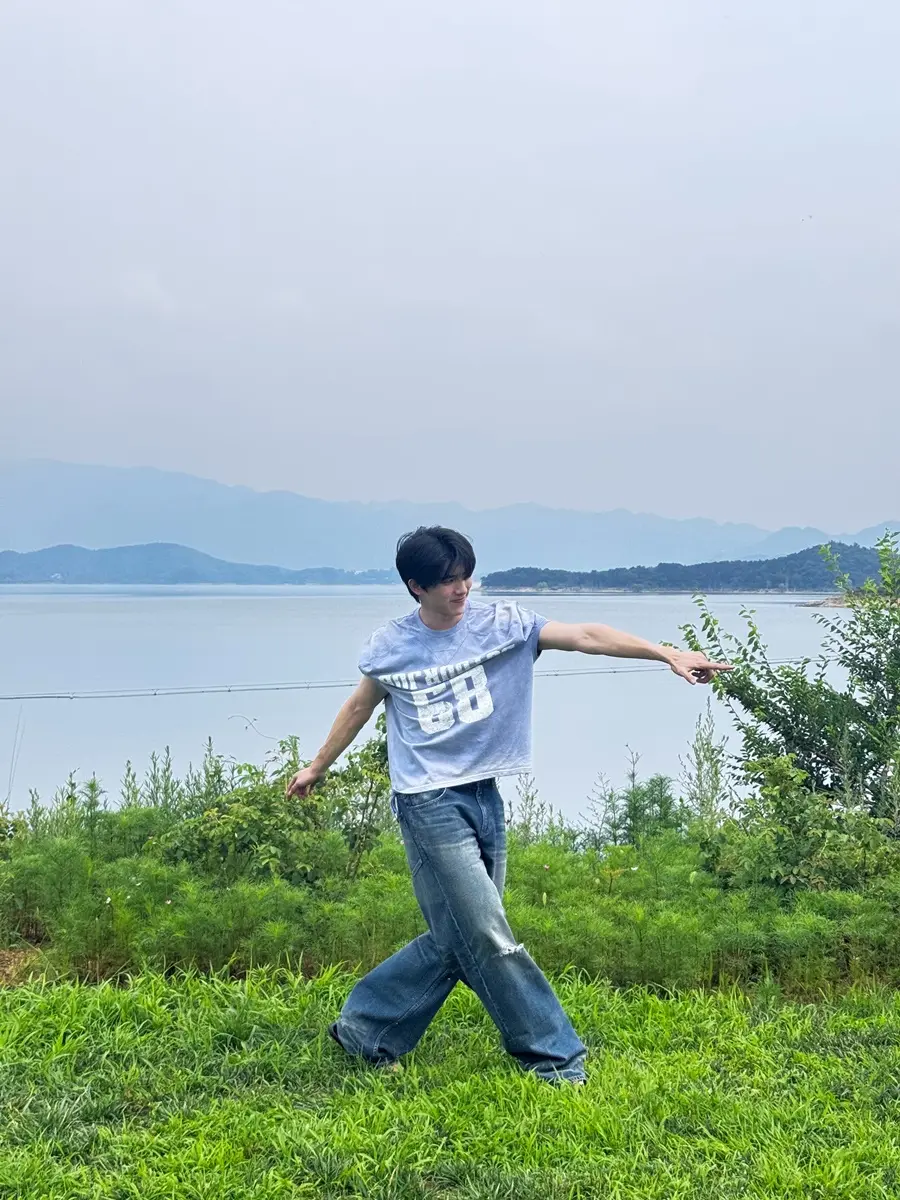 บูม รวีวิชญ์ @ Harper’s BAZAAR China August 2025