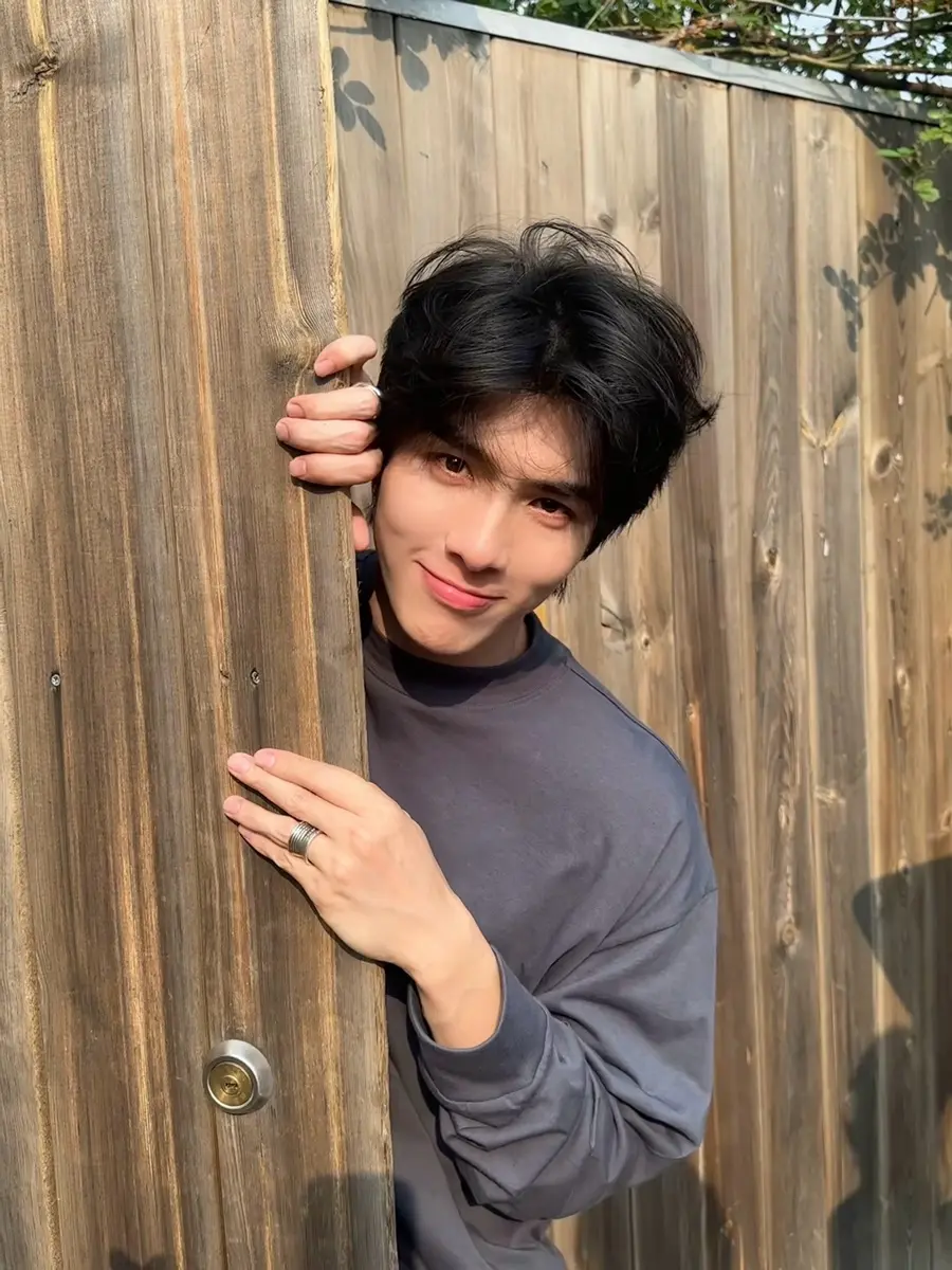 บูม รวีวิชญ์ @ Harper’s BAZAAR China August 2025