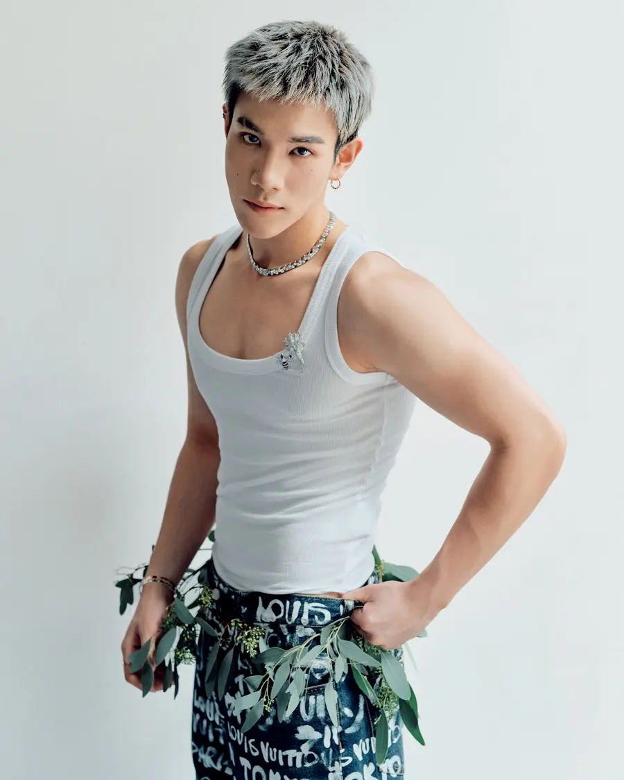 โฟร์ท-ณัฐวรรธน์ @ Harper’s BAZAAR Singapore September 2025