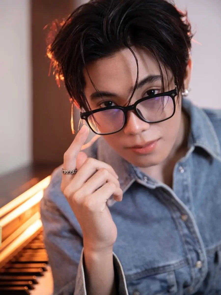 โอม-สาริศ & เฟริสท์-ฉลองรัฐ @ ManGu Magazine issue 311 September 2025