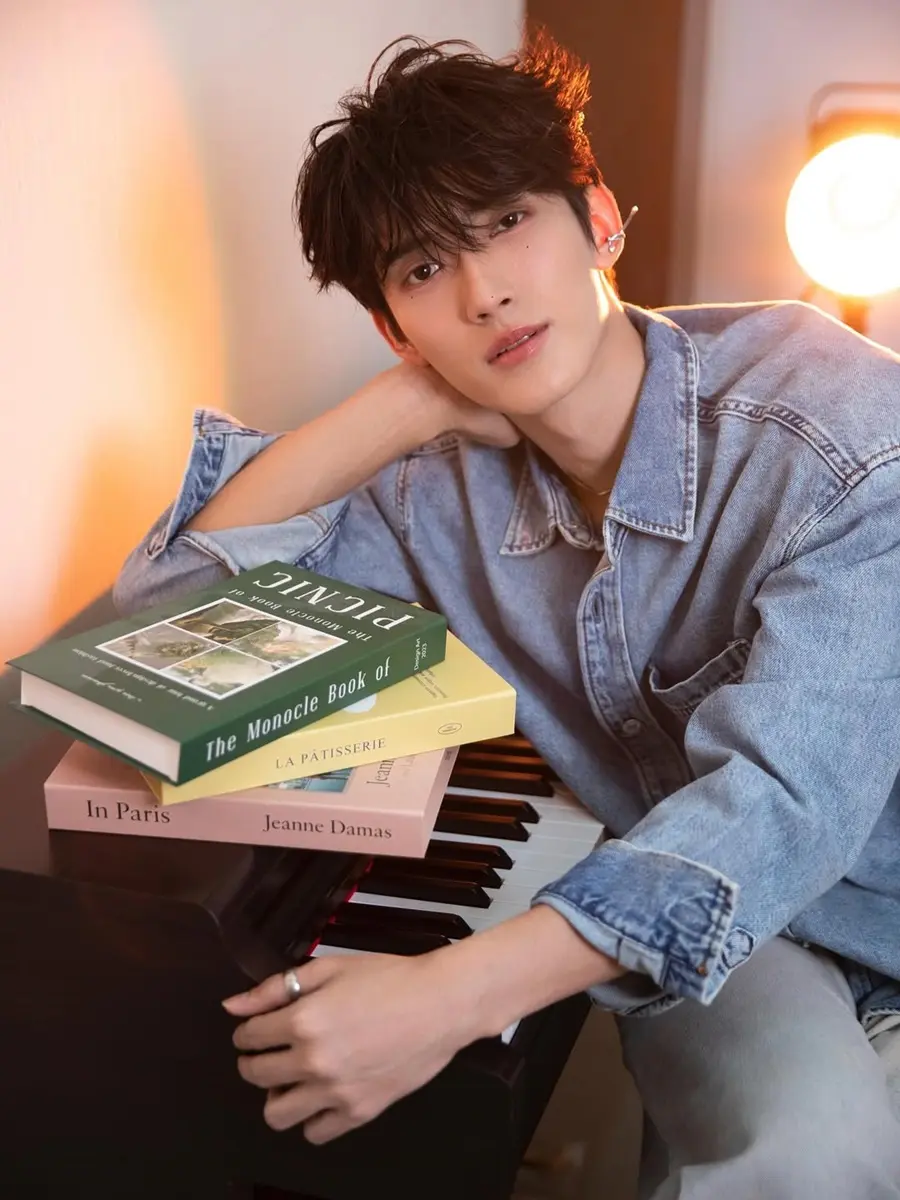 โอม-สาริศ & เฟริสท์-ฉลองรัฐ @ ManGu Magazine issue 311 September 2025