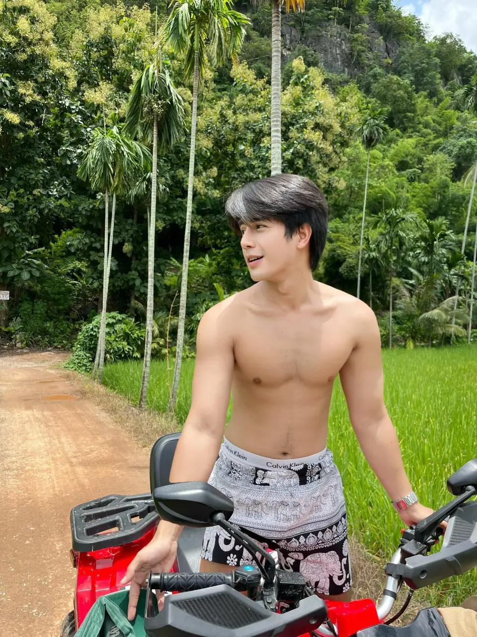 Cool GUY : Manasak Muensaeng