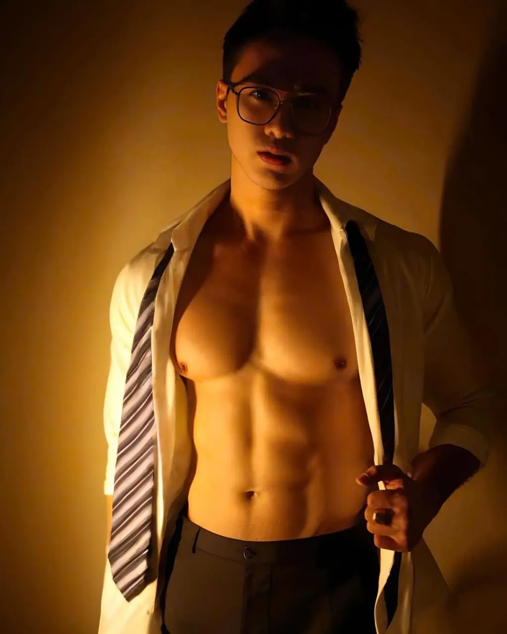 Fitness trainer & Model : Vũ ngộ