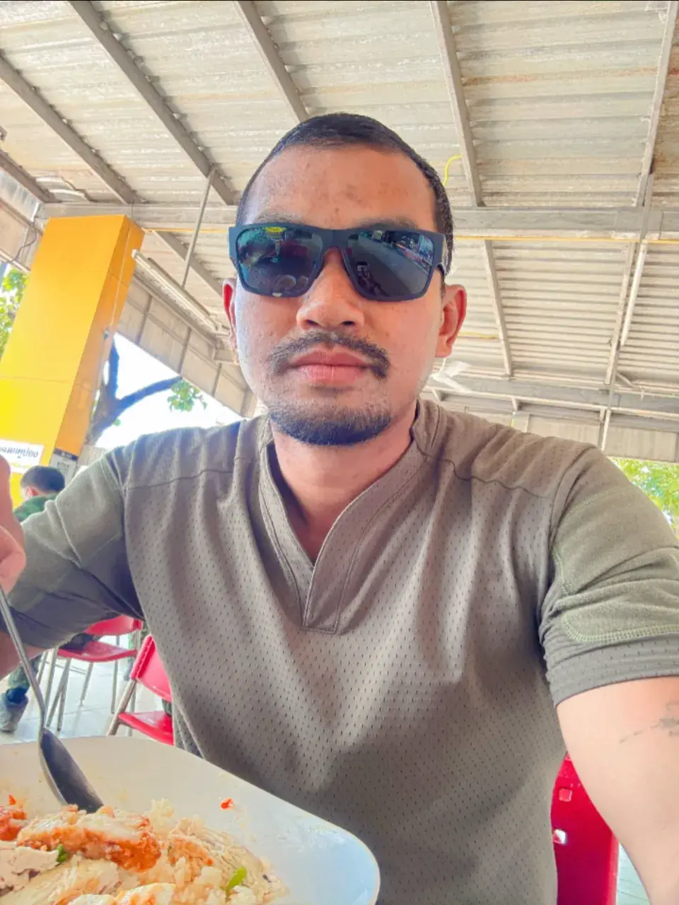 ยอมจุกคาอกพี่