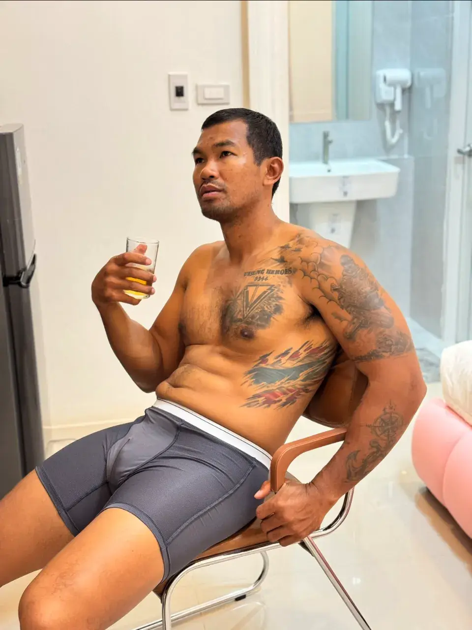 ยอมจุกคาอกพี่