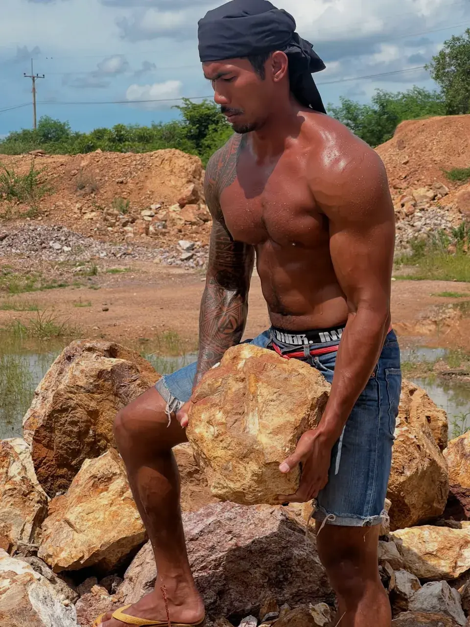 เห็นรอยสักแล้วรักเลย