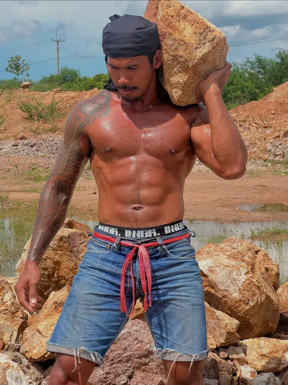 เห็นรอยสักแล้วรักเลย