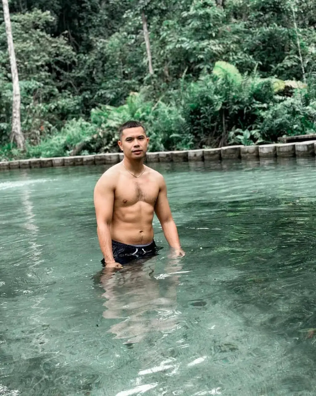 เห็นแล้วแข็ง