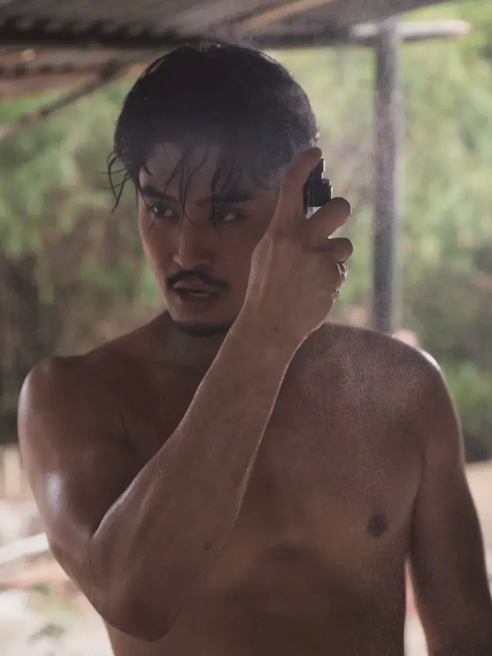 เห็นแล้วแข็ง