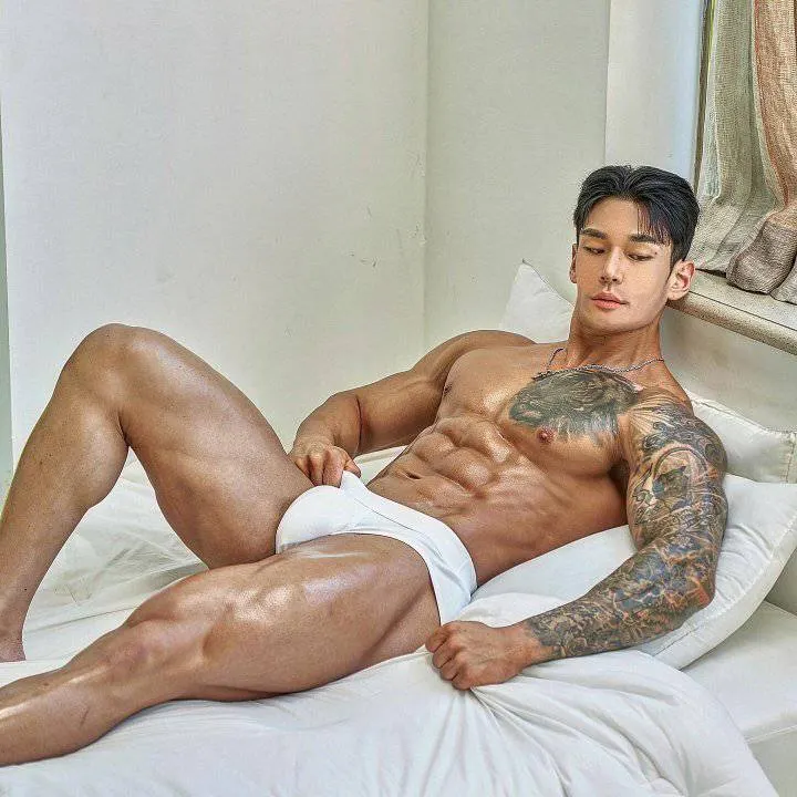 หนุ่มเกาหลีงานดี มีวาร์ป ( IG : zin___zero )