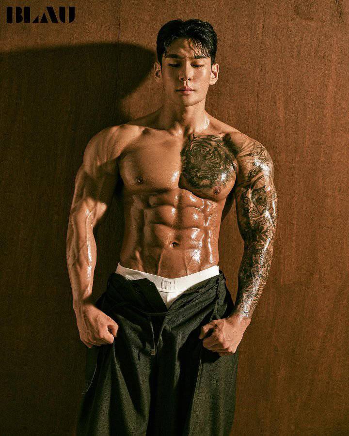 หนุ่มเกาหลีงานดี มีวาร์ป ( IG : zin___zero )