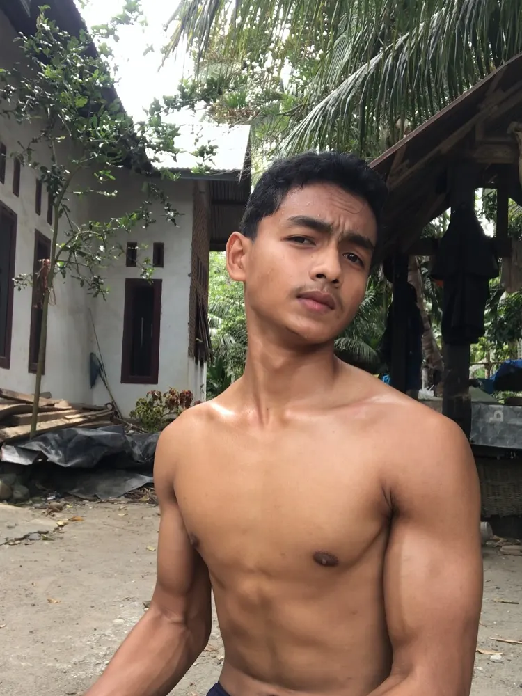 น้องบ่าวคนเข้ม