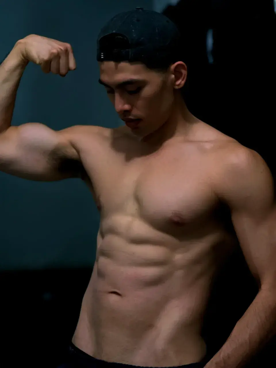 น้องบ่าวคนเข้ม