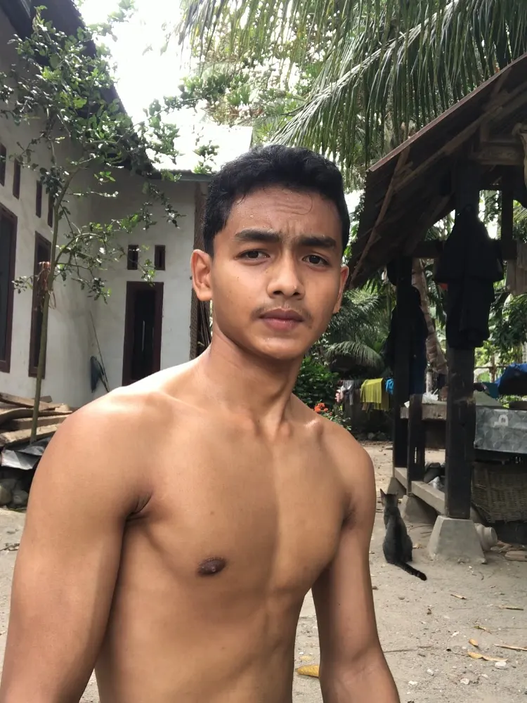 น้องบ่าวคนเข้ม