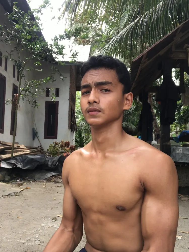 น้องบ่าวคนเข้ม