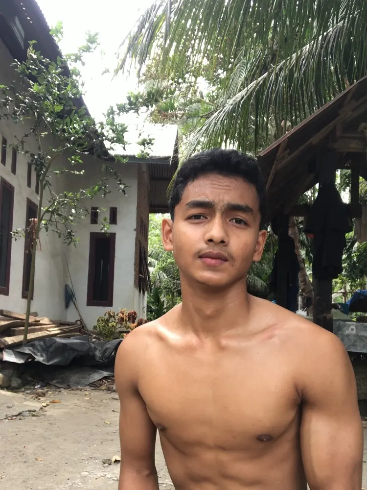 น้องบ่าวคนเข้ม