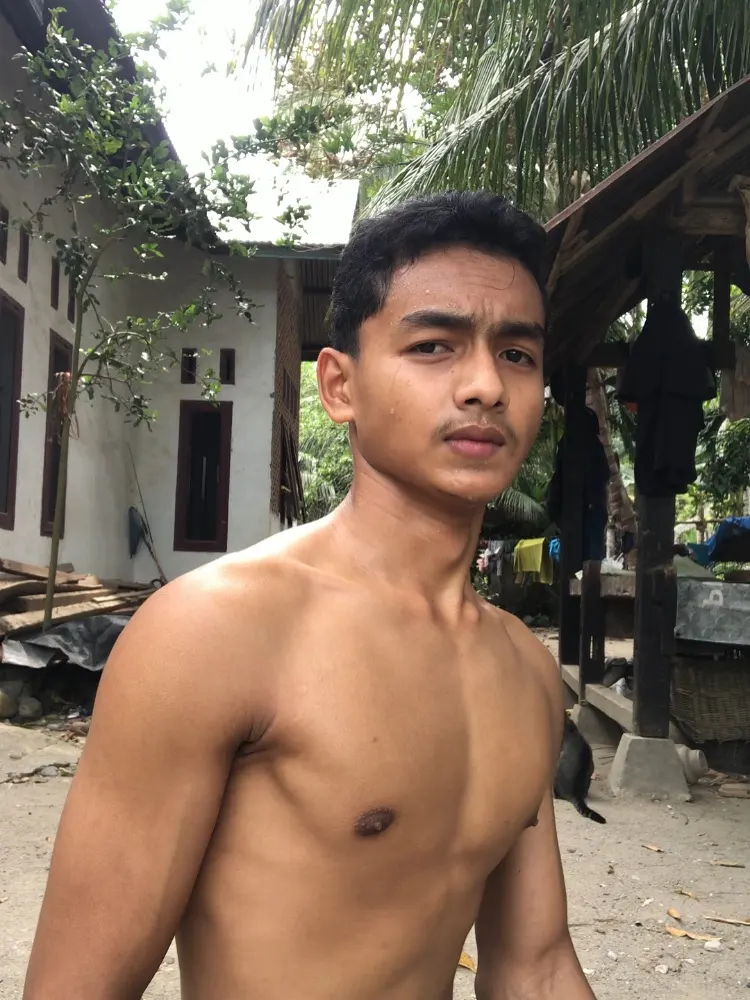 น้องบ่าวคนเข้ม