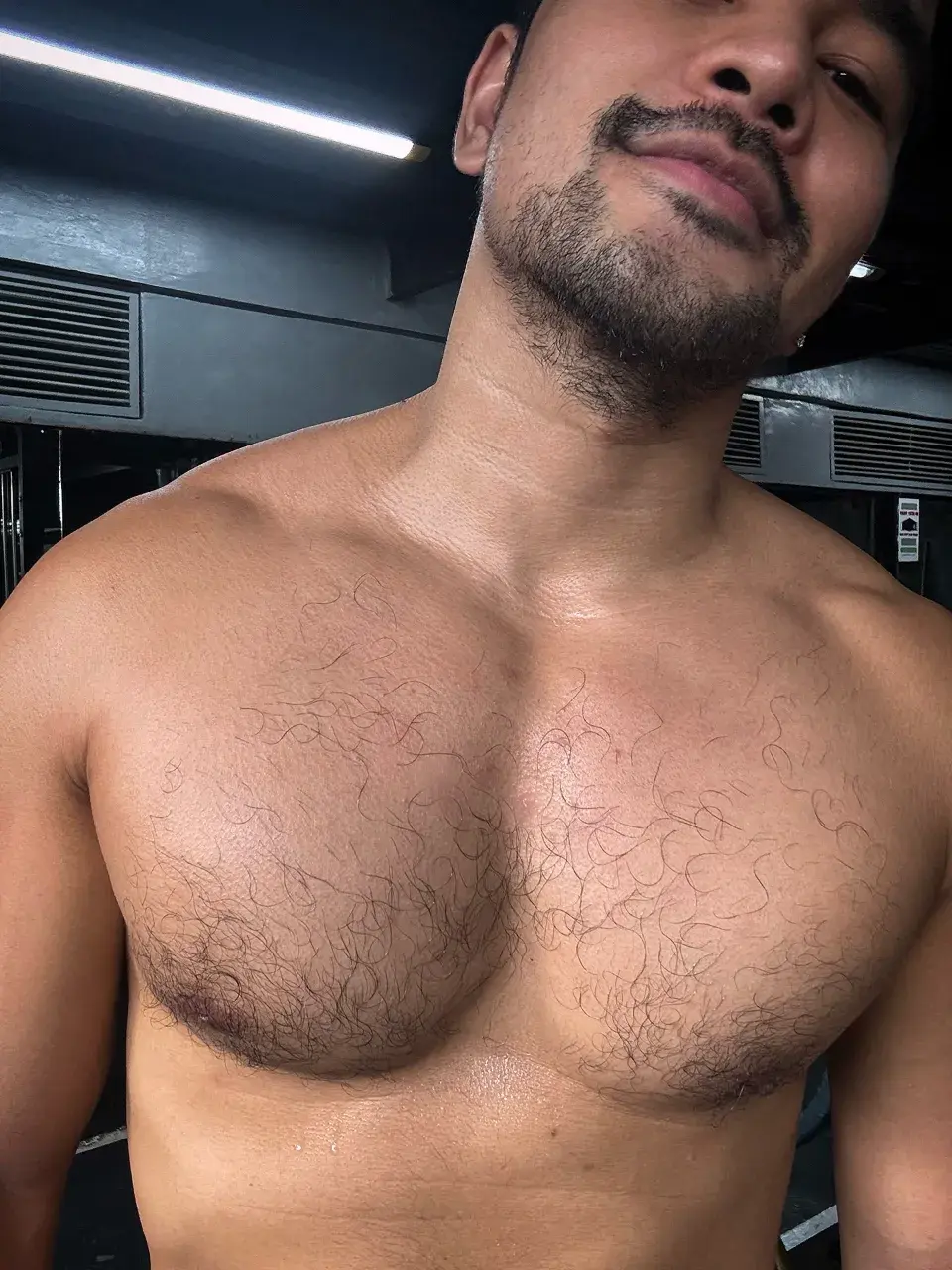 น้องบ่าวคนเข้ม