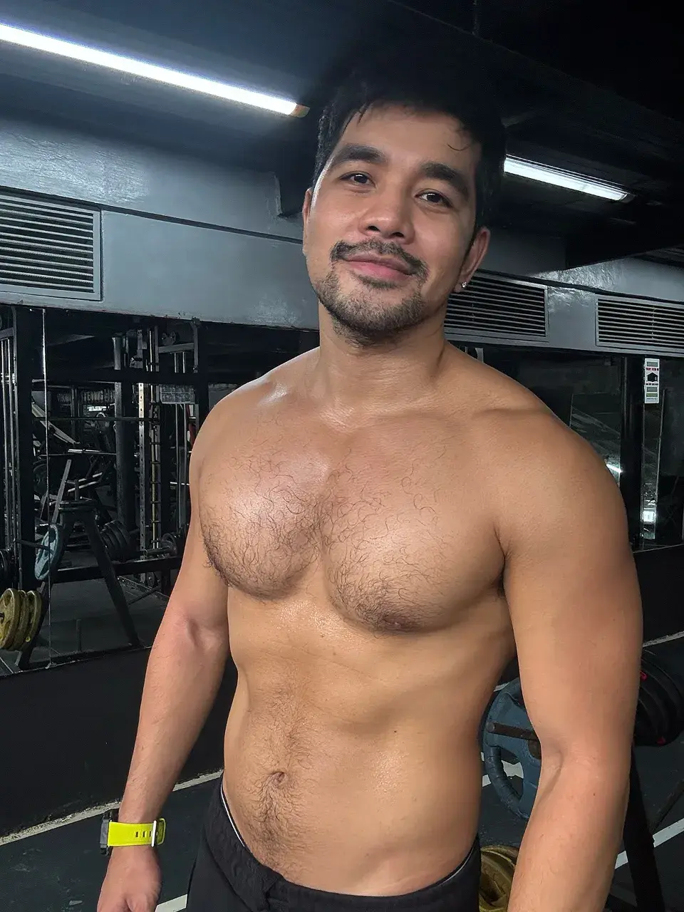 น้องบ่าวคนเข้ม