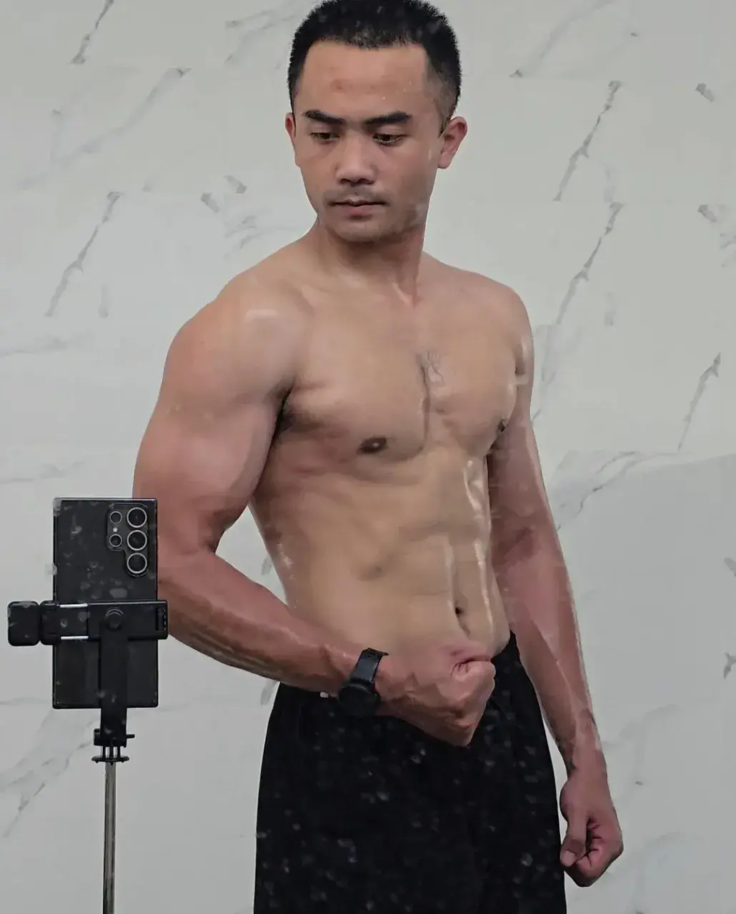 น้องบ่าวคนเข้ม