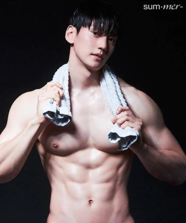 หนุ่มเกาหลีงานดี มีวาร์ป ( IG : daolum )