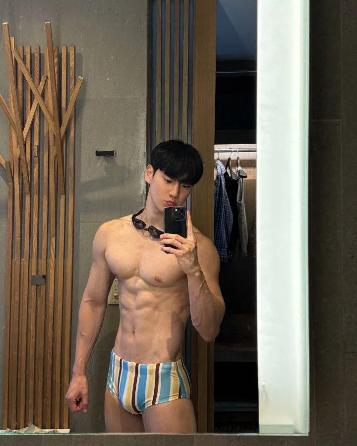 หนุ่มเกาหลีงานดี มีวาร์ป ( IG : daolum )