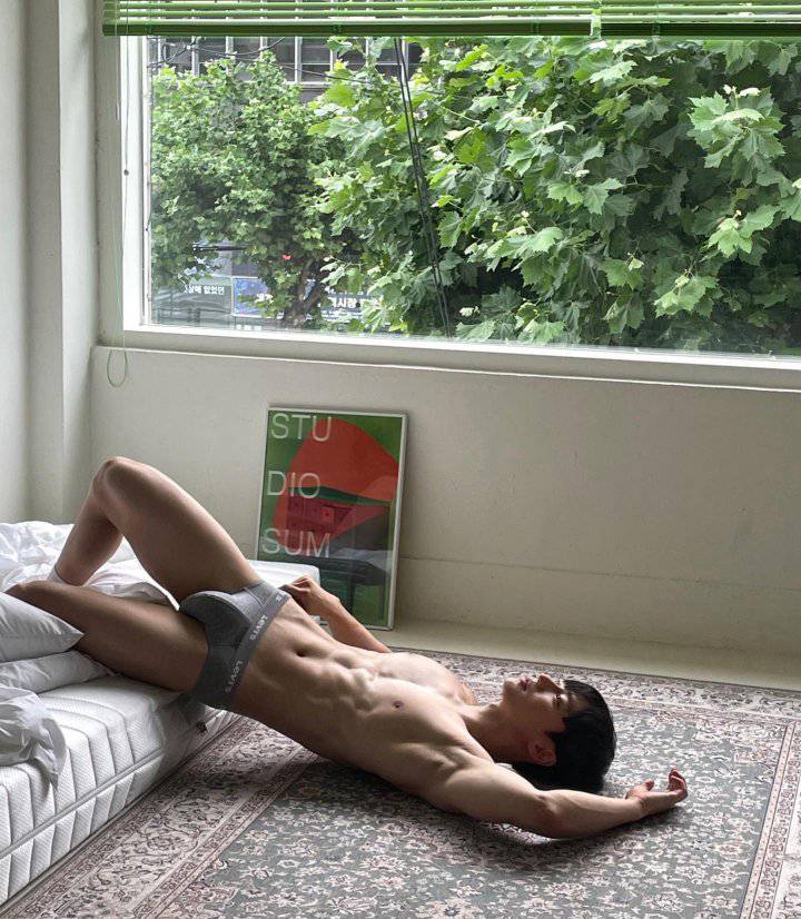 หนุ่มเกาหลีงานดี มีวาร์ป ( IG : daolum )