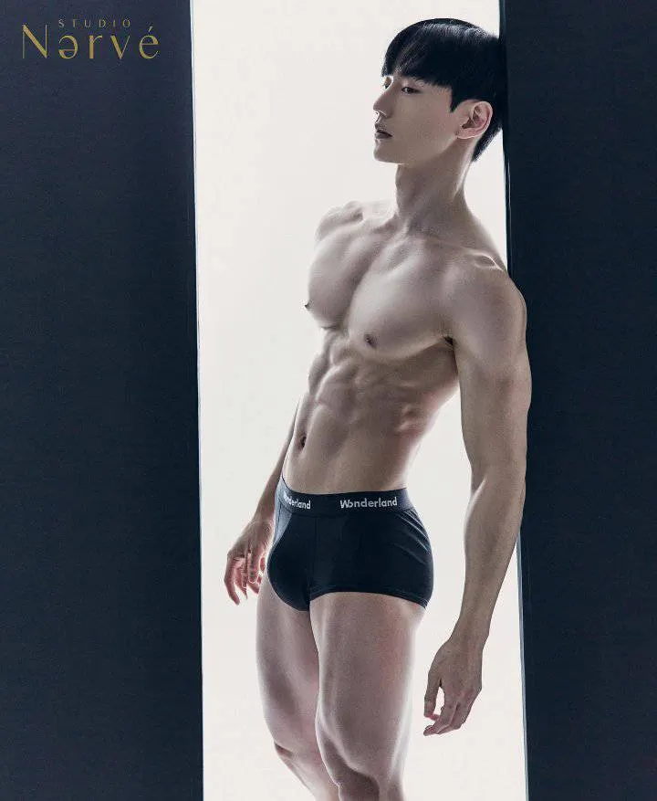 หนุ่มเกาหลีงานดี มีวาร์ป ( IG : daolum )