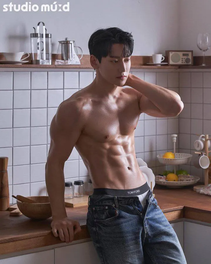 หนุ่มเกาหลีงานดี มีวาร์ป ( IG : daolum )