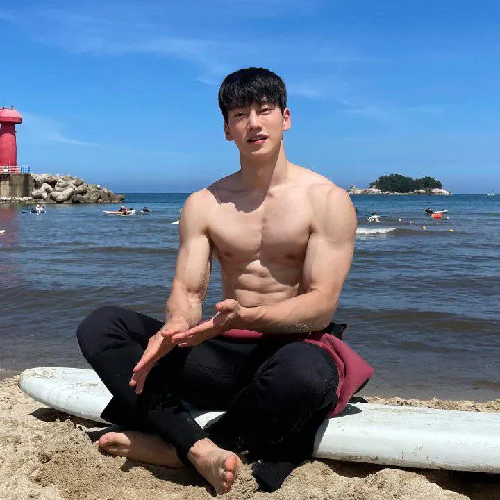 หนุ่มเกาหลีงานดี มีวาร์ป ( IG : daolum )