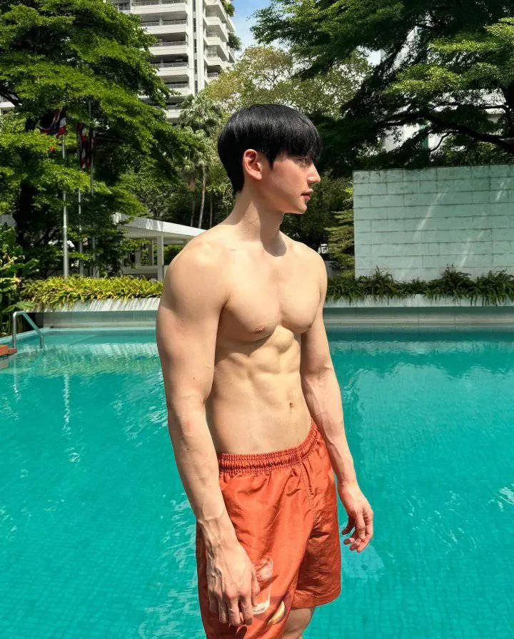 หนุ่มเกาหลีงานดี มีวาร์ป ( IG : daolum )