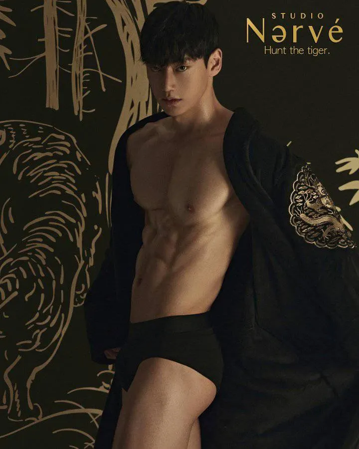 หนุ่มเกาหลีงานดี มีวาร์ป ( IG : daolum )