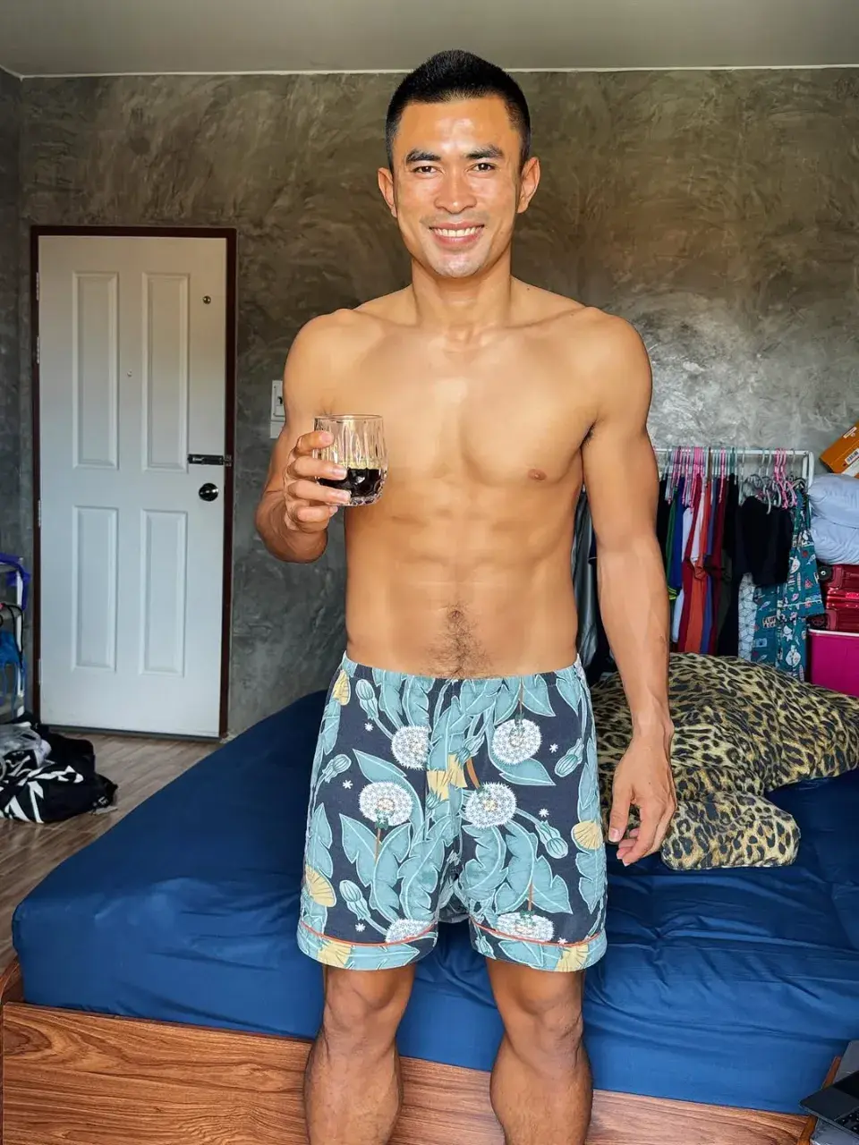 น้ำแตกกระจาย