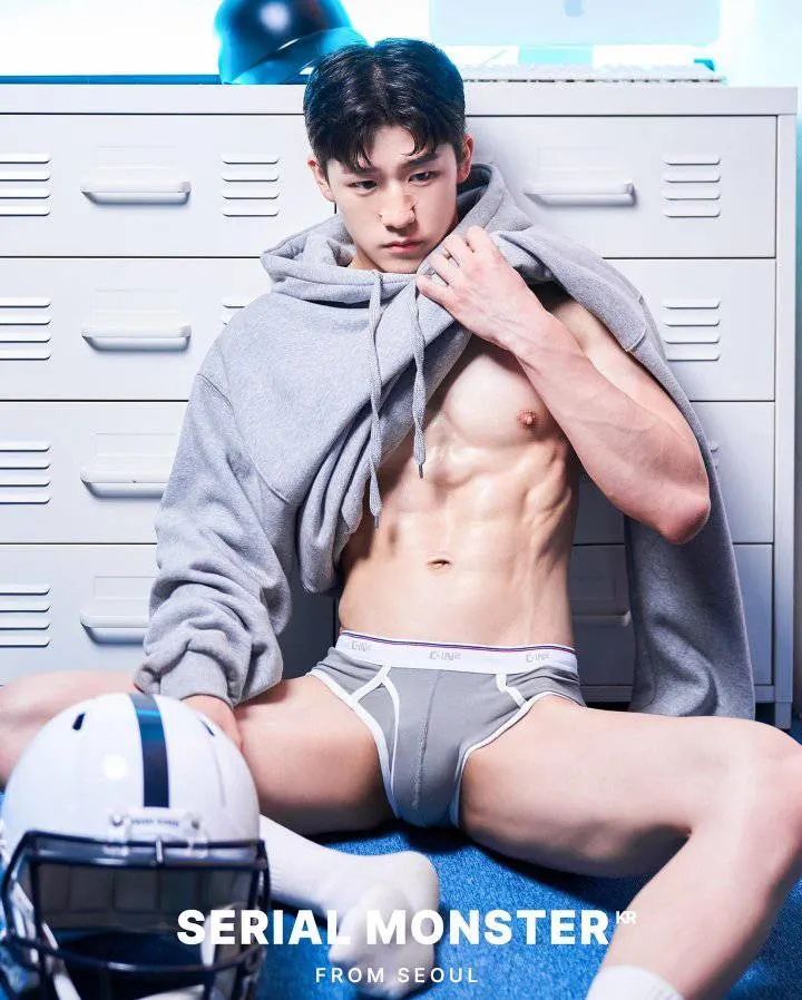 หนุ่มเกาหลีงานดี มีวาร์ป ( IG : yoondong._.e )