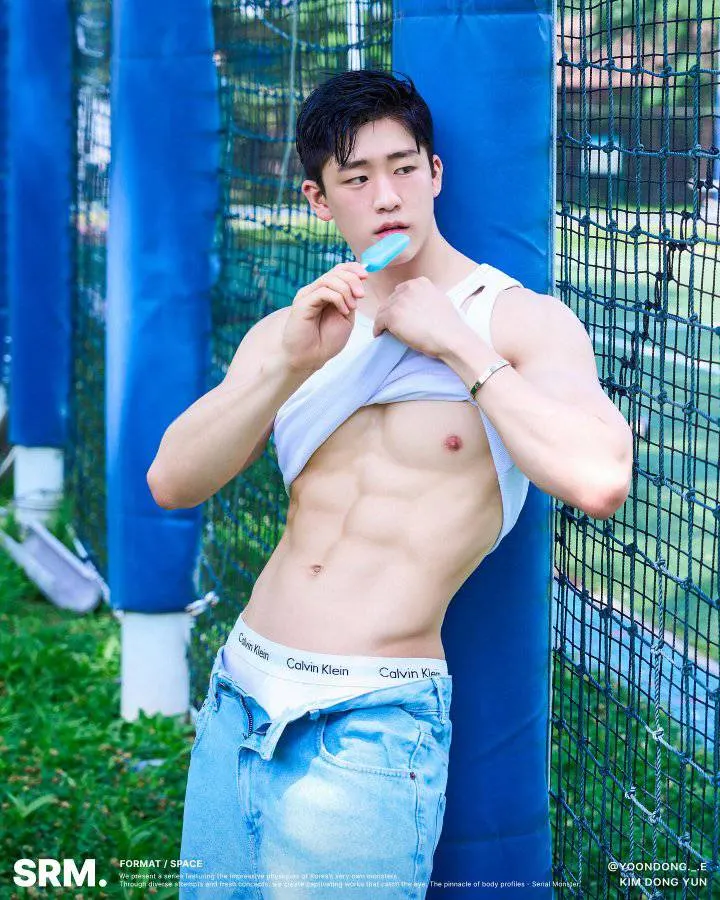 หนุ่มเกาหลีงานดี มีวาร์ป ( IG : yoondong._.e )