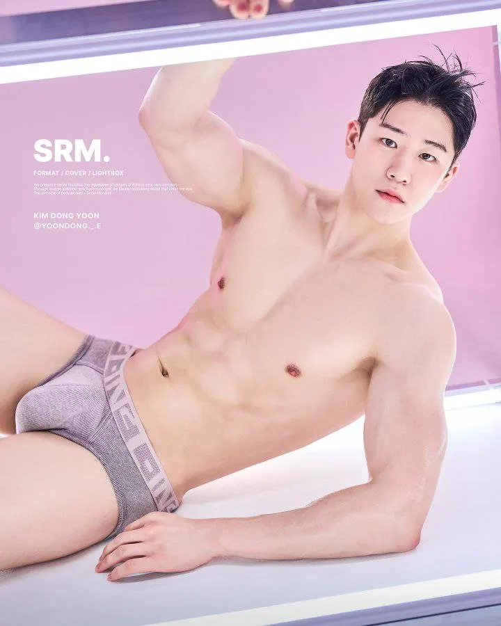 หนุ่มเกาหลีงานดี มีวาร์ป ( IG : yoondong._.e )