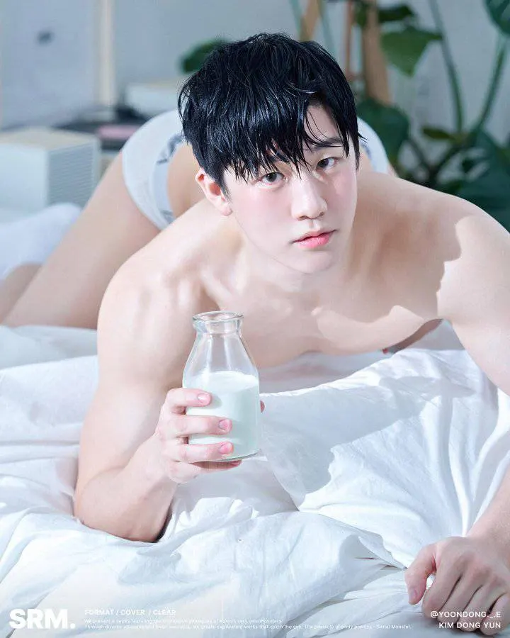 หนุ่มเกาหลีงานดี มีวาร์ป ( IG : yoondong._.e )