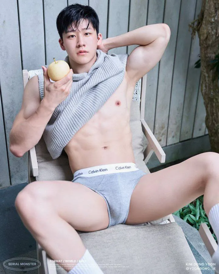 หนุ่มเกาหลีงานดี มีวาร์ป ( IG : yoondong._.e )