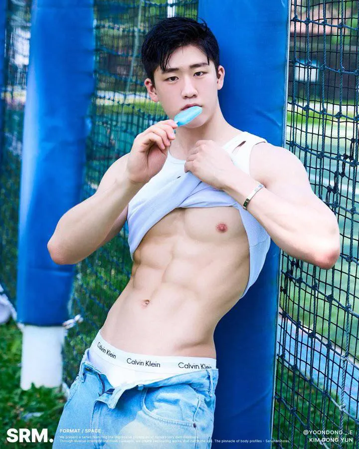 หนุ่มเกาหลีงานดี มีวาร์ป ( IG : yoondong._.e )