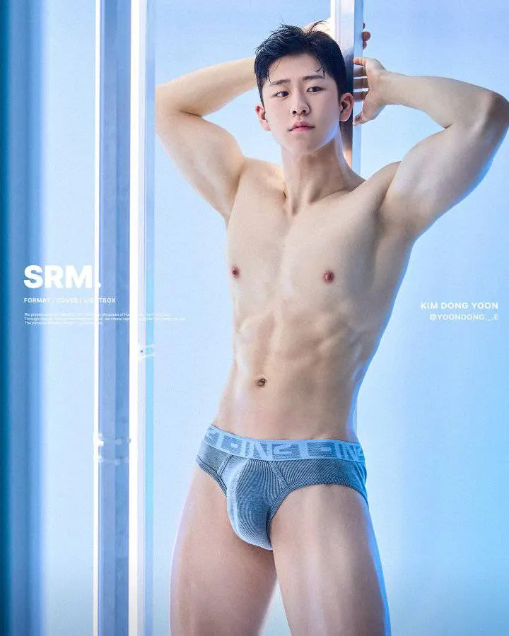 หนุ่มเกาหลีงานดี มีวาร์ป ( IG : yoondong._.e )