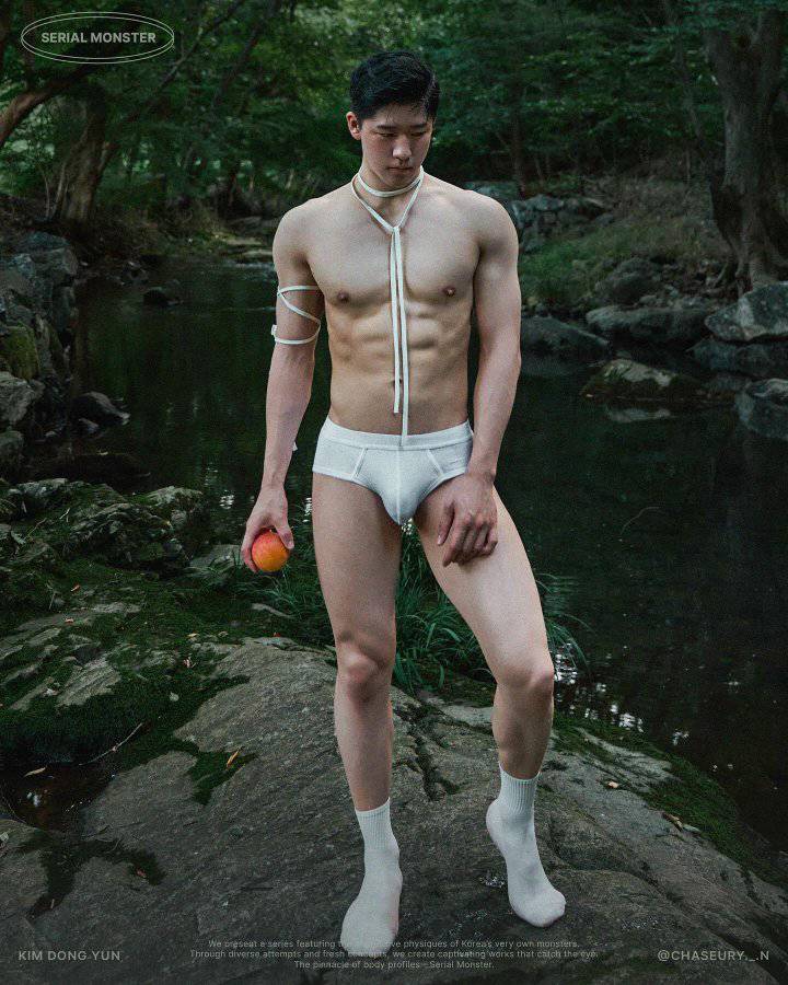 หนุ่มเกาหลีงานดี มีวาร์ป ( IG : yoondong._.e )