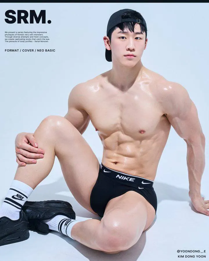 หนุ่มเกาหลีงานดี มีวาร์ป ( IG : yoondong._.e )