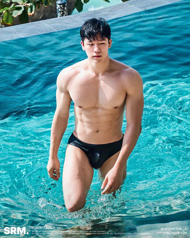 หนุ่มเกาหลีงานดี มีวาร์ป ( IG : yoondong._.e )