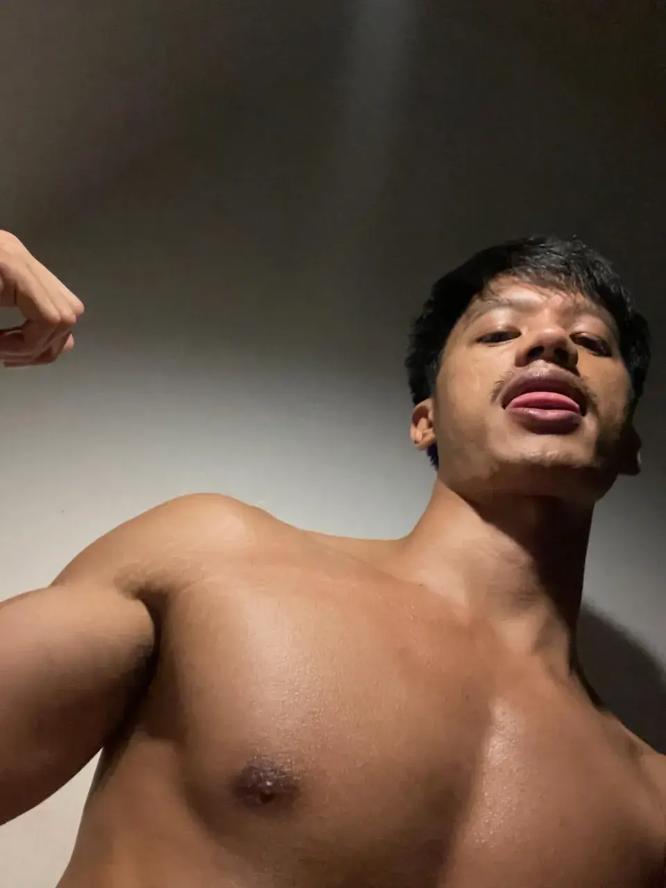 ส่องรักให้เสียเหงื่อ