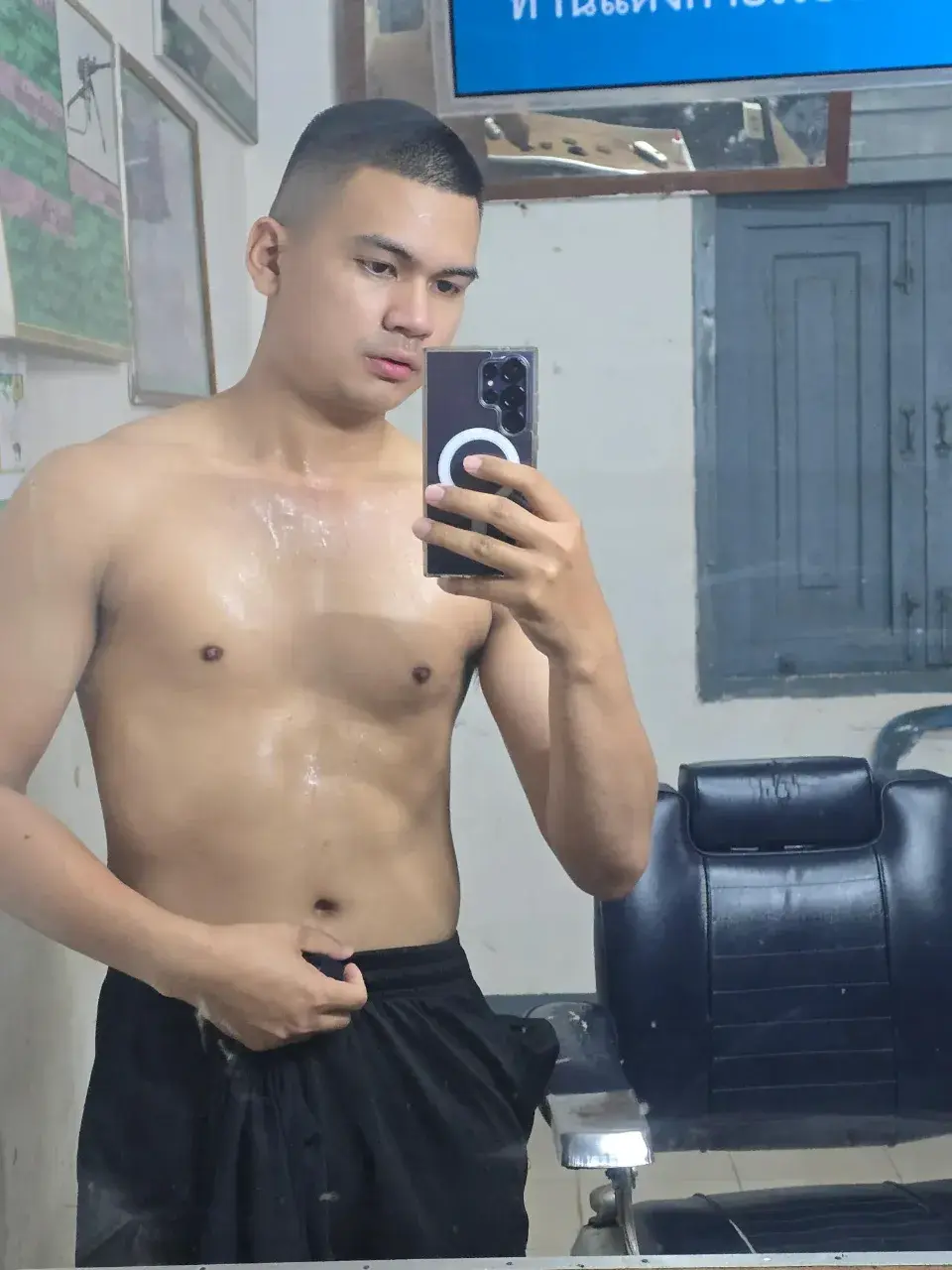 ส่องรักให้เสียเหงื่อ