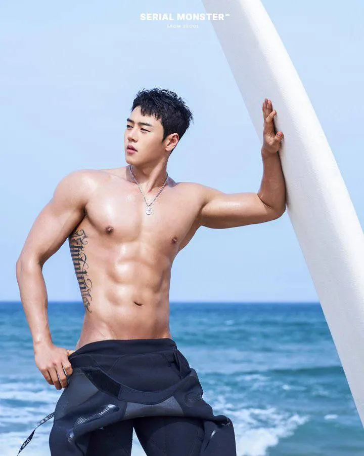 หนุ่มเกาหลีงานดี มีวาร์ป ( IG : txaxeil )